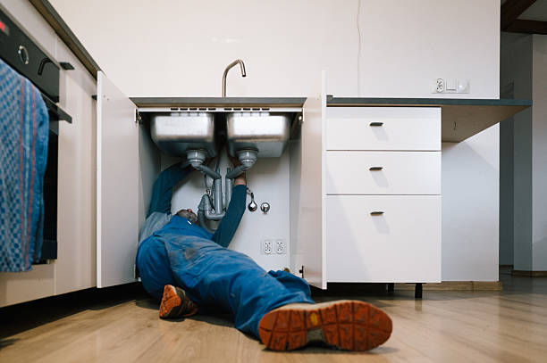 Professional Emergency Plumber technician working in Morris, MN